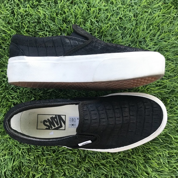 Vans Shoes - 🎩 Vans Classic Platform Slip On Sneakers 🎩